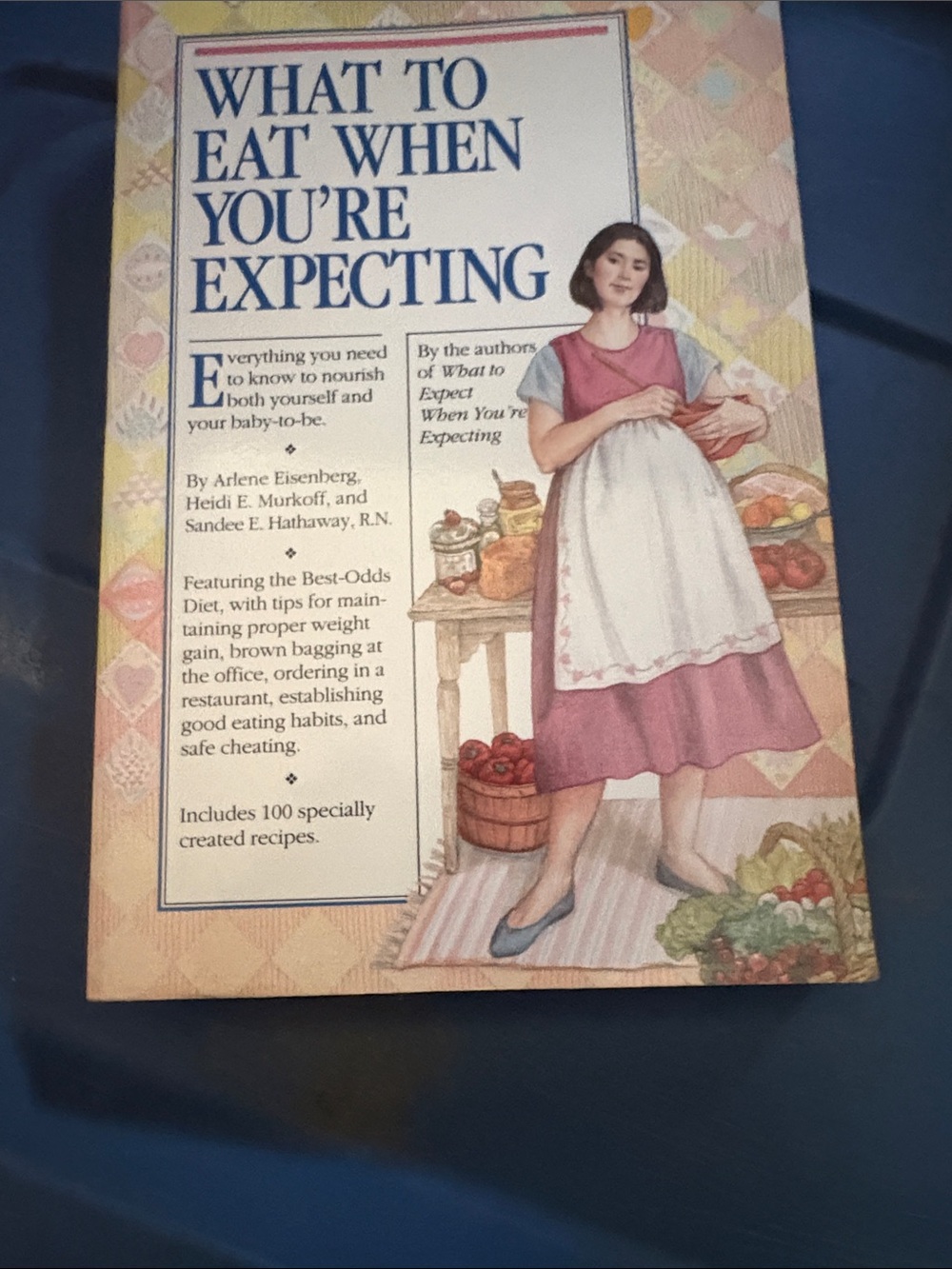 What to Eat When You're Expecting - Pink/White Cover Book